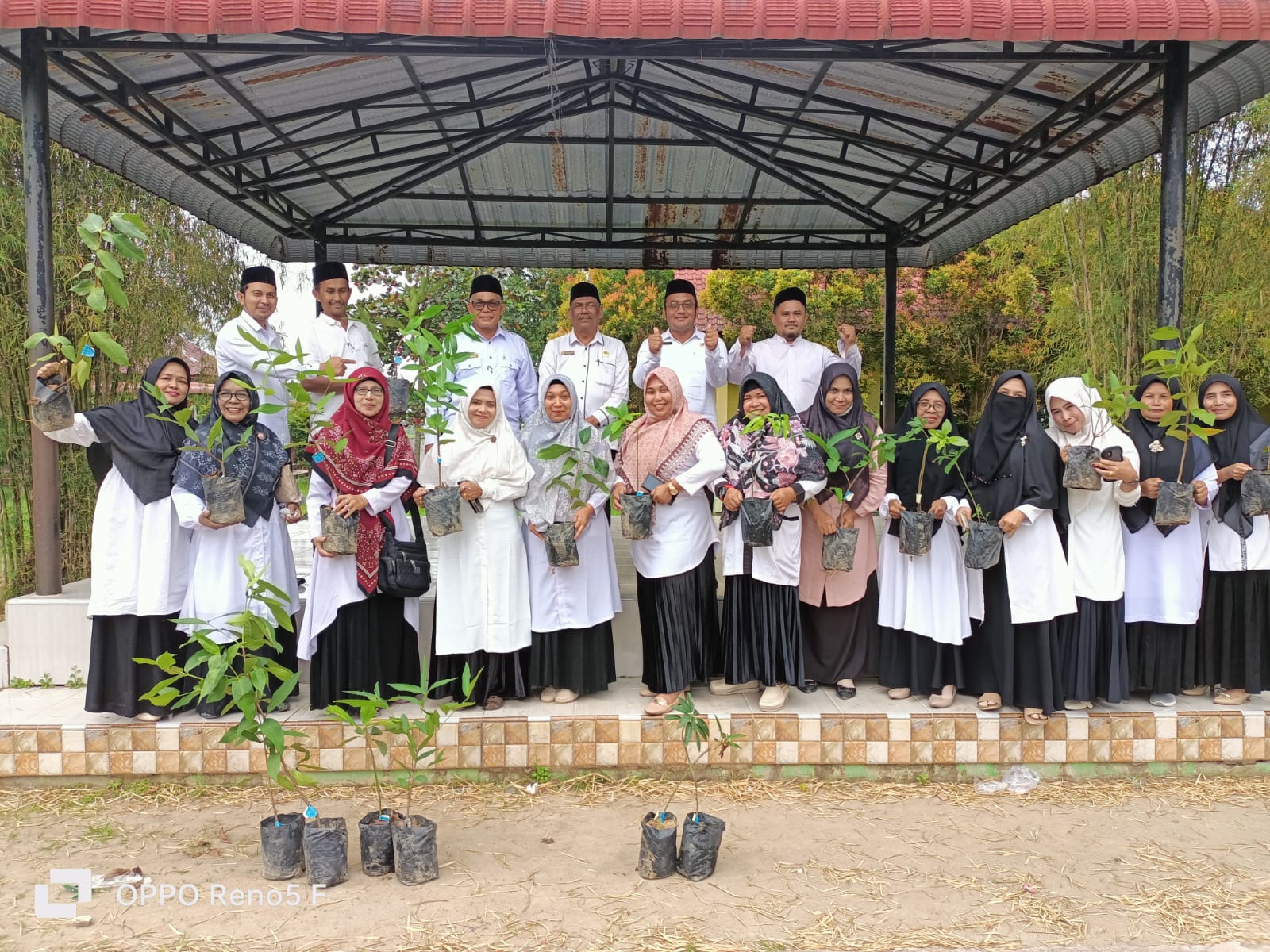 Sebuah Sekolah/Madrasah di Kecamatan Nibong yang berdekatan dengan Cluster II Aceh Production PGE yaitu MTsN 7 Aceh Utara, Terpilih menjadi salah satu Sekolah/Madrasah Adiwiyata di Kabupaten Aceh Utara yang akan terus berbenah & bersaing